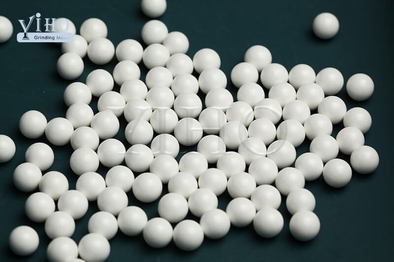 Alumina (Al2O3) Grinding Balls