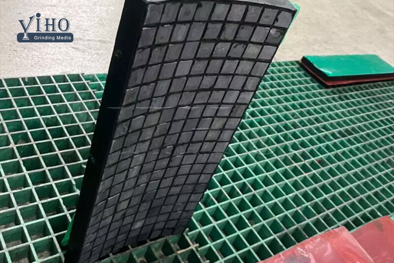 Ceramic wear plates for aggressive abrasion